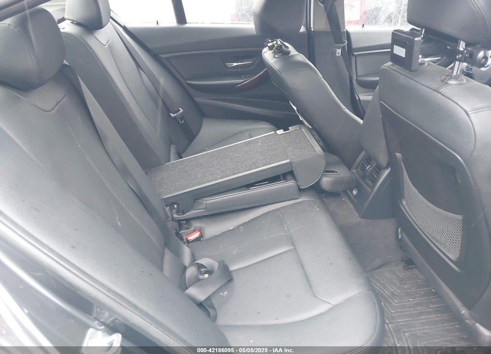 2013 BMW 328I XDRIVE VIN: WBA3B5G5XDNS04431