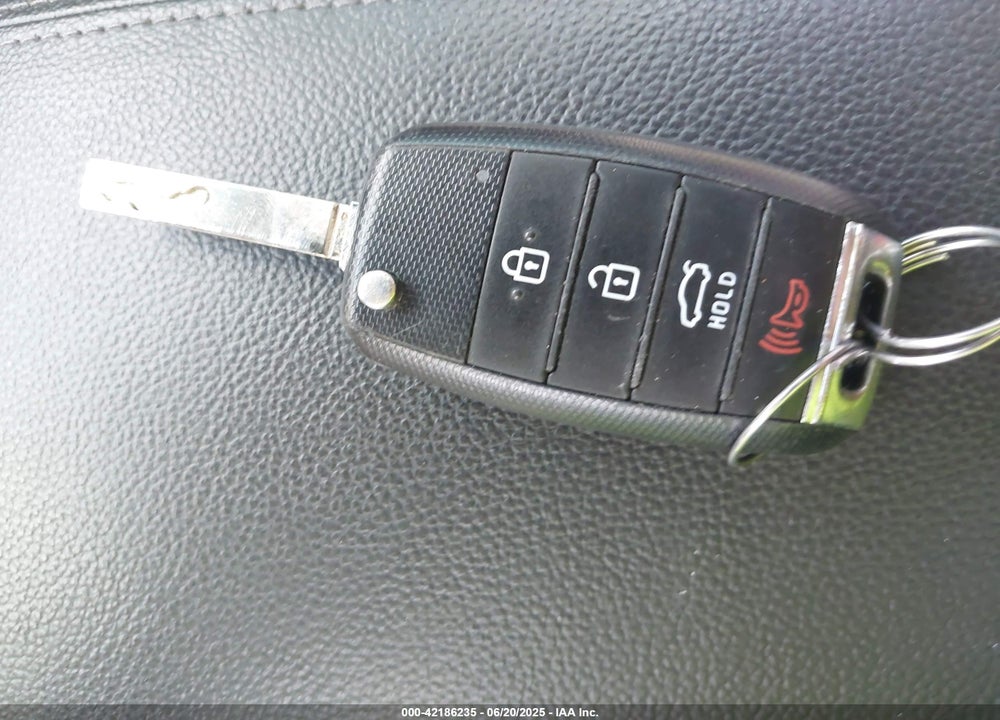 2017 KIA OPTIMA LX VIN: KNAGT4L37H5146068