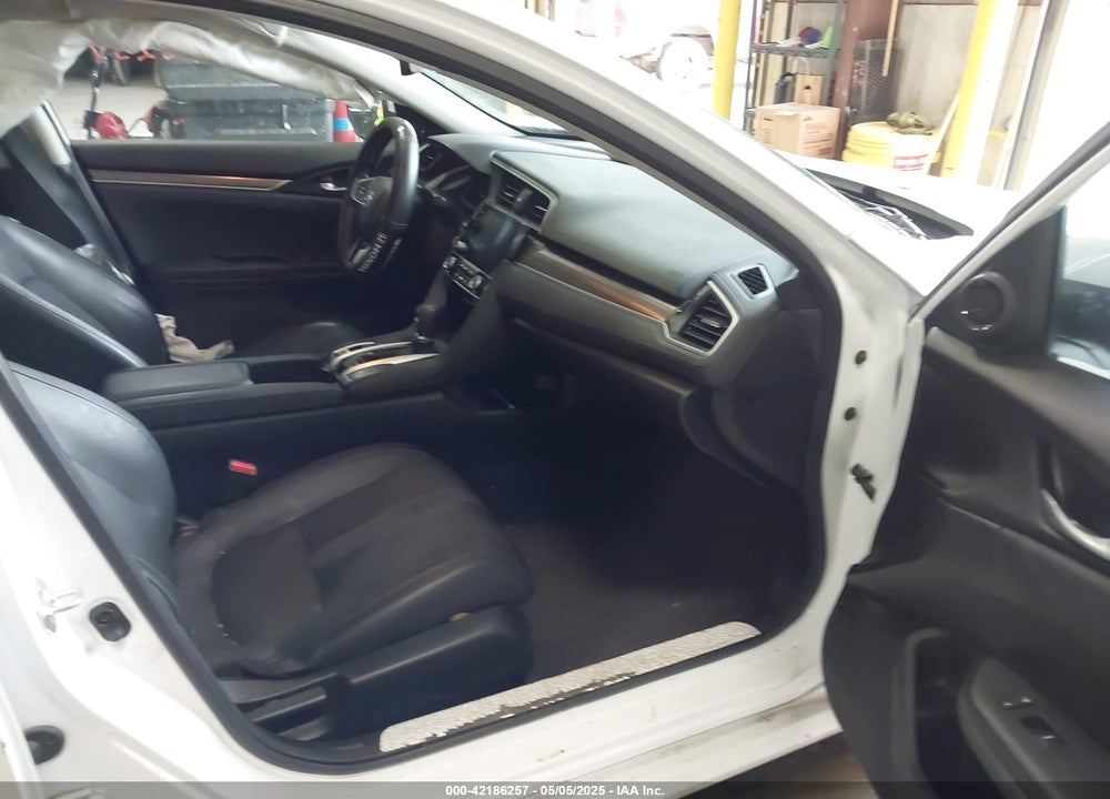 2021 HONDA CIVIC EX-L VIN: 19XFC1F7XME202207