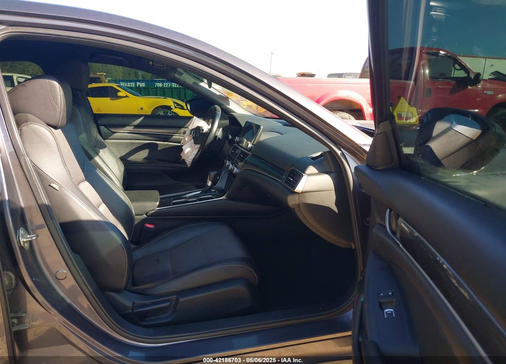 2019 HONDA ACCORD VIN: 1HGCV1F35KA064216