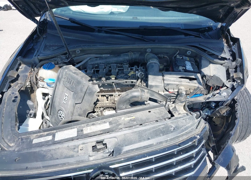 2017 VOLKSWAGEN PASSAT VIN: 1VWAT7A34HC062117