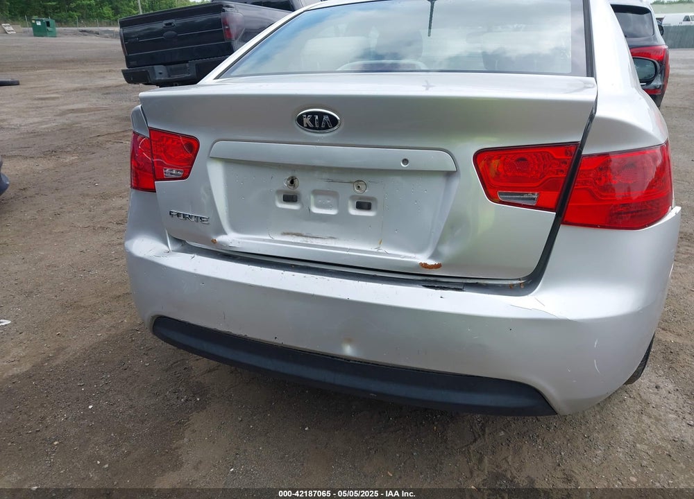 2013 KIA FORTE VIN: KNAFT4A29D5724932