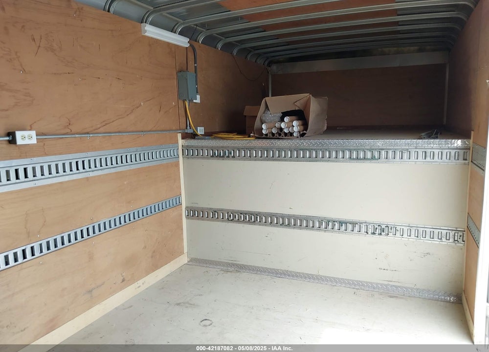 2003 WELLS CARGO --- VIN: 1WC200R2337009281