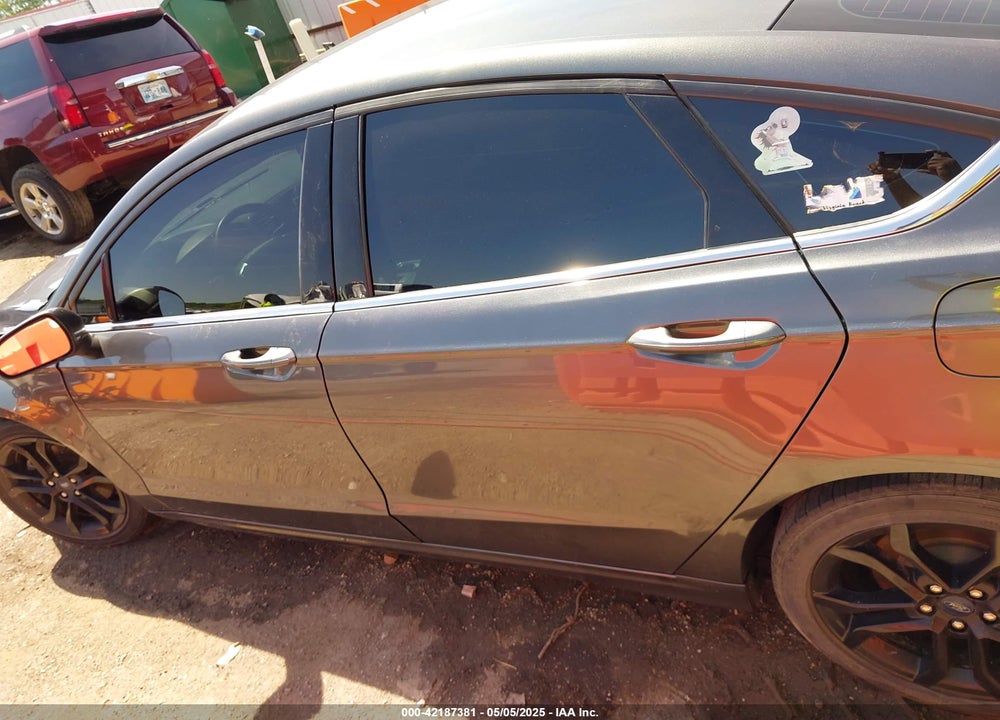 2020 FORD FUSION VIN: 3FA6P0HD2LR256809
