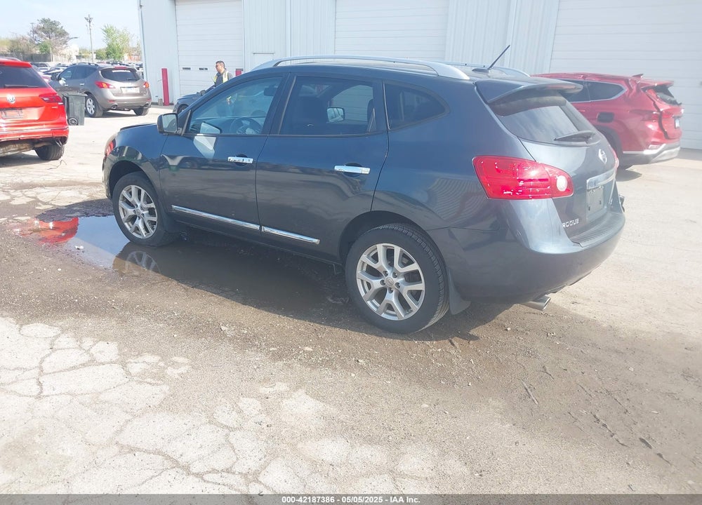 2013 NISSAN ROGUE SV W/SL PKG VIN: JN8AS5MV4DW612825