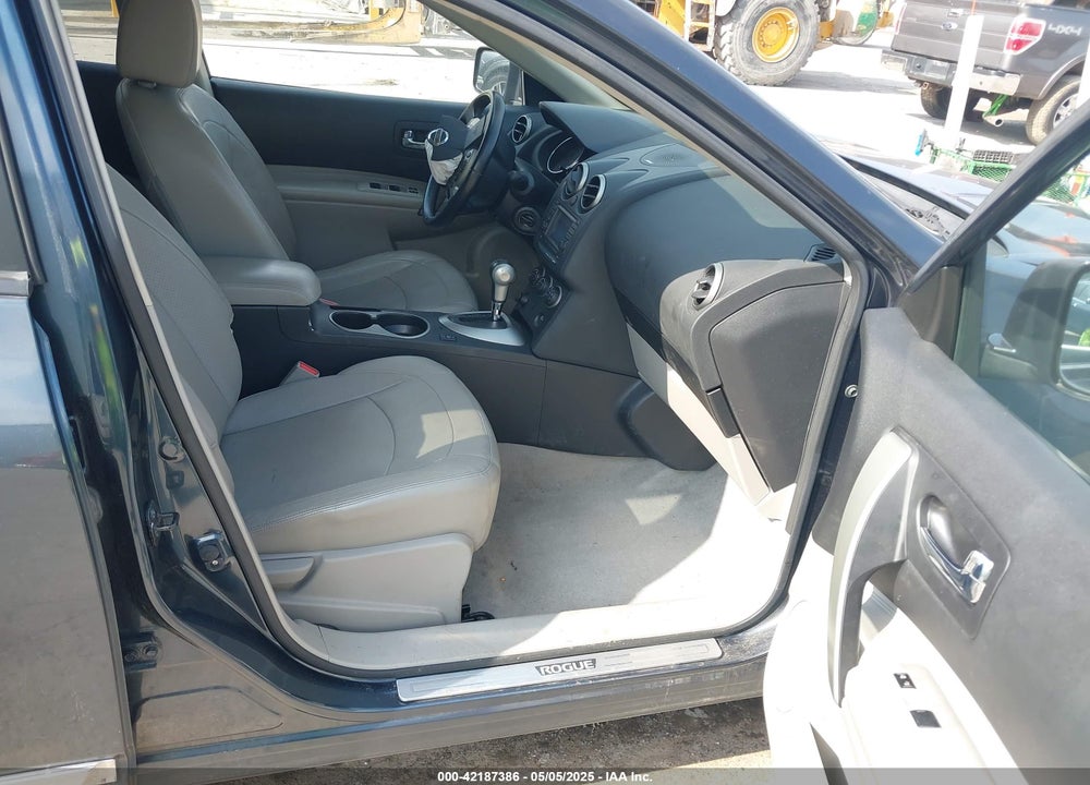 2013 NISSAN ROGUE SV W/SL PKG VIN: JN8AS5MV4DW612825