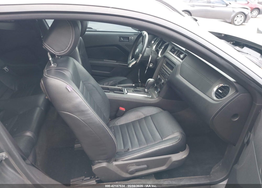 2014 FORD MUSTANG V6 VIN: 1ZVBP8AM7E5287185