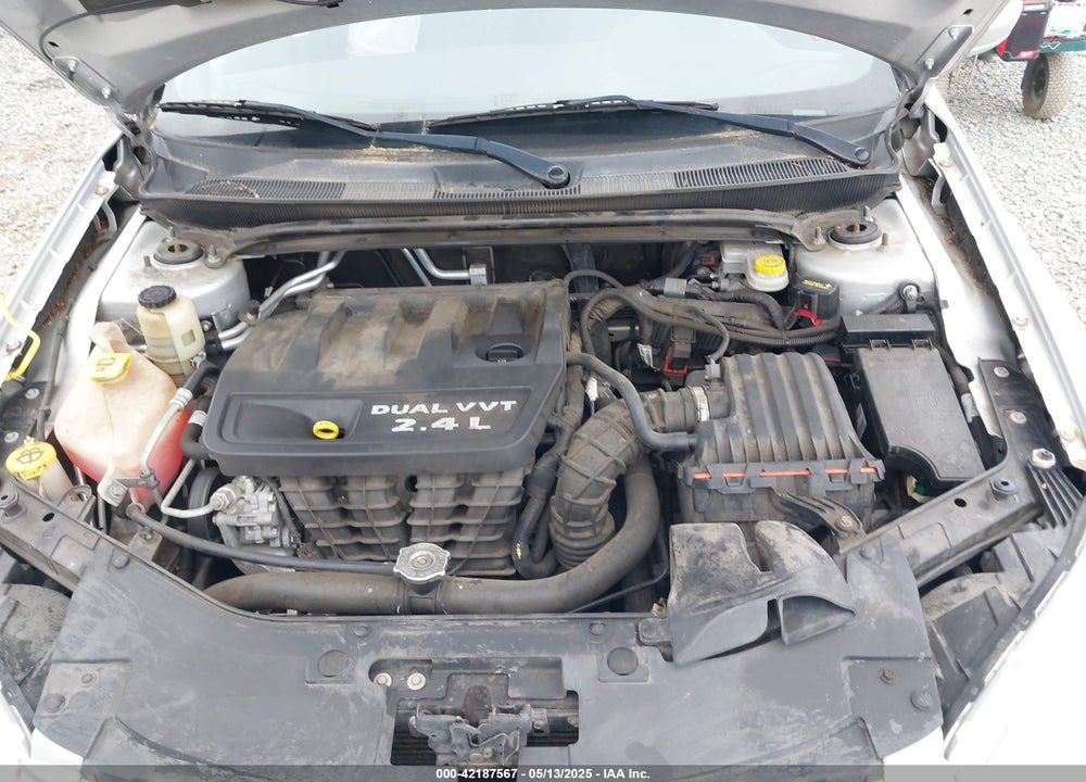 2011 CHRYSLER 200 VIN: 1C3BC4FB2BN553758