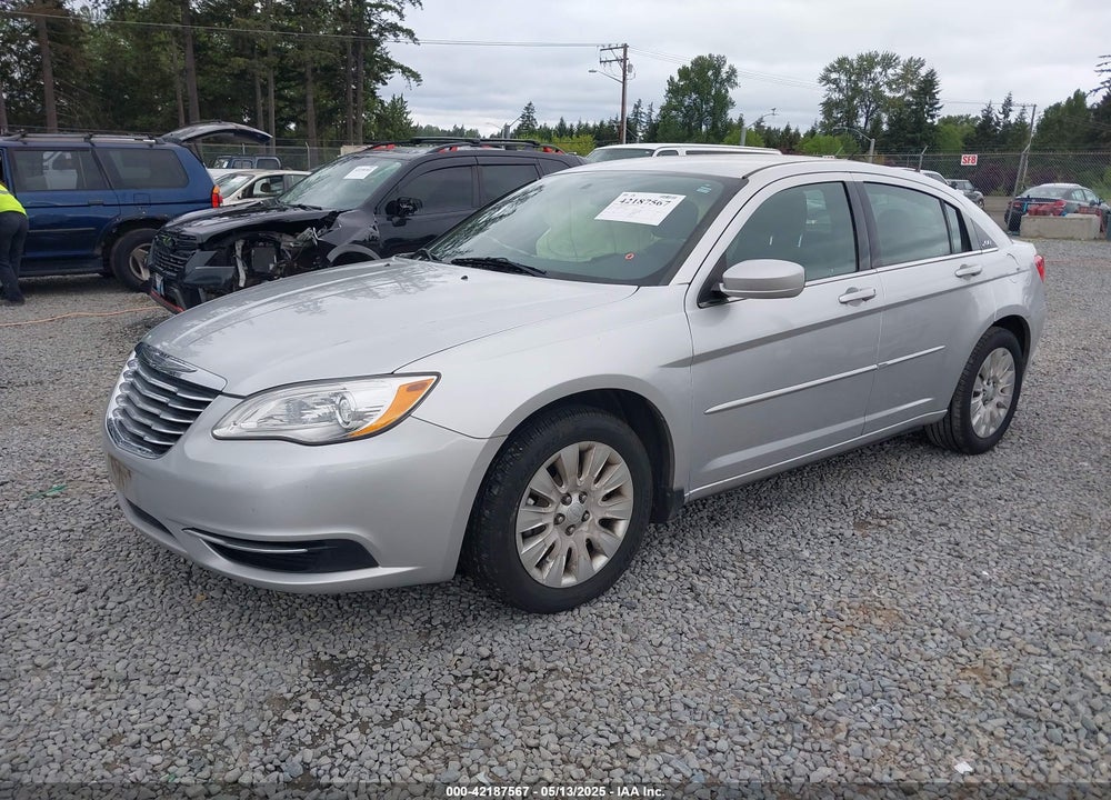 2011 CHRYSLER 200 VIN: 1C3BC4FB2BN553758