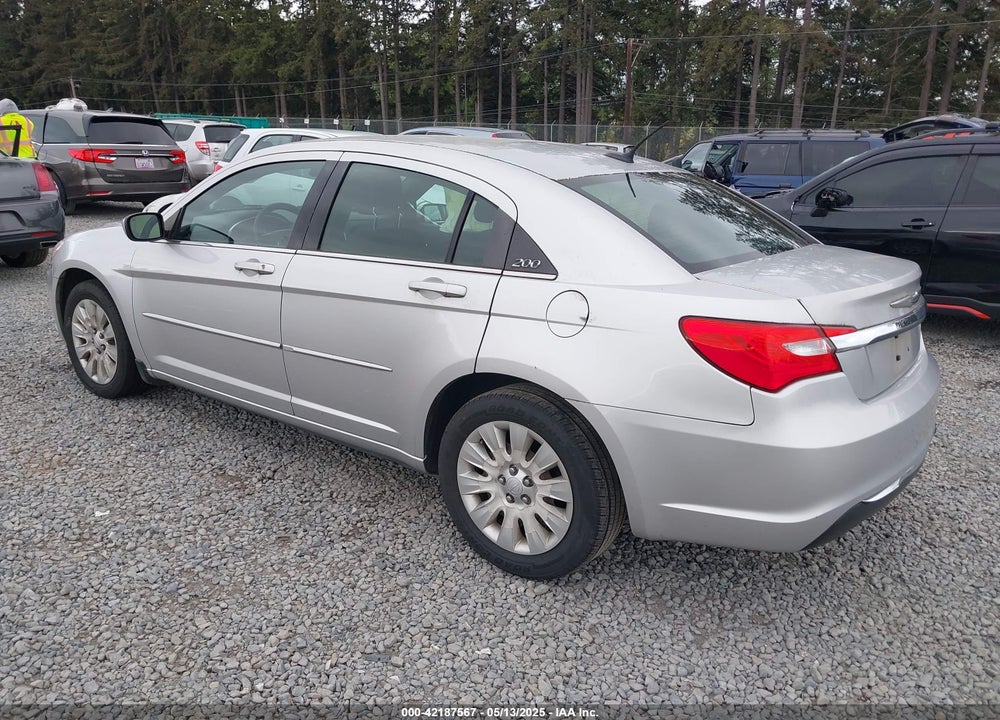 2011 CHRYSLER 200 VIN: 1C3BC4FB2BN553758