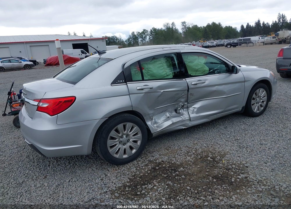 2011 CHRYSLER 200 VIN: 1C3BC4FB2BN553758