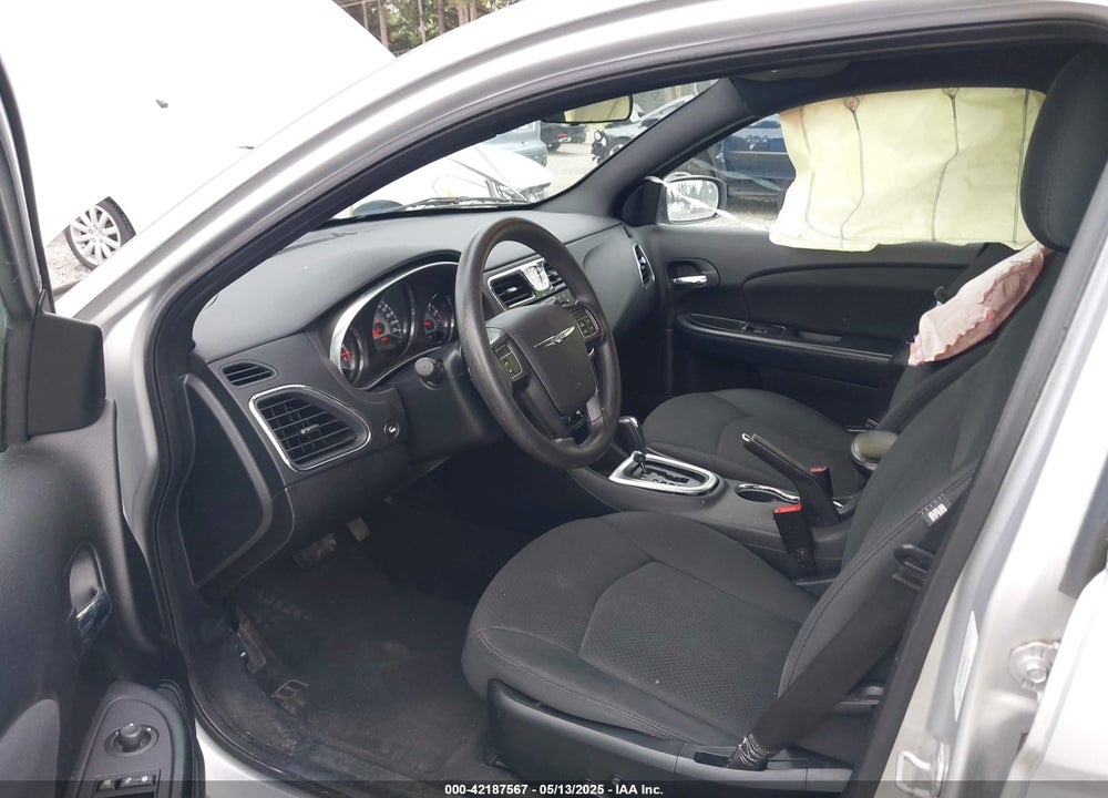 2011 CHRYSLER 200 VIN: 1C3BC4FB2BN553758