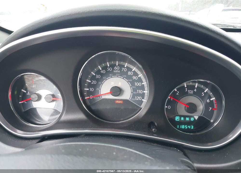 2011 CHRYSLER 200 VIN: 1C3BC4FB2BN553758
