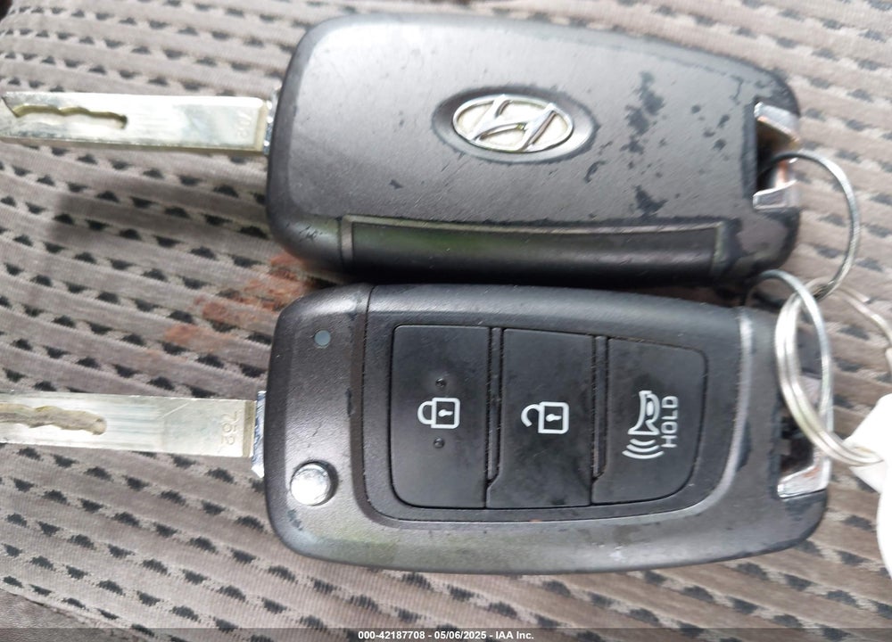 2020 HYUNDAI SANTA FE VIN: 5NMS2CAD4LH245958