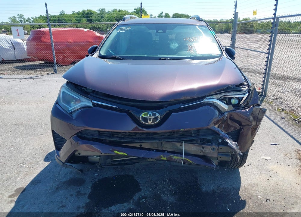 2018 TOYOTA RAV4 LE VIN: 2T3ZFREV2JW415395