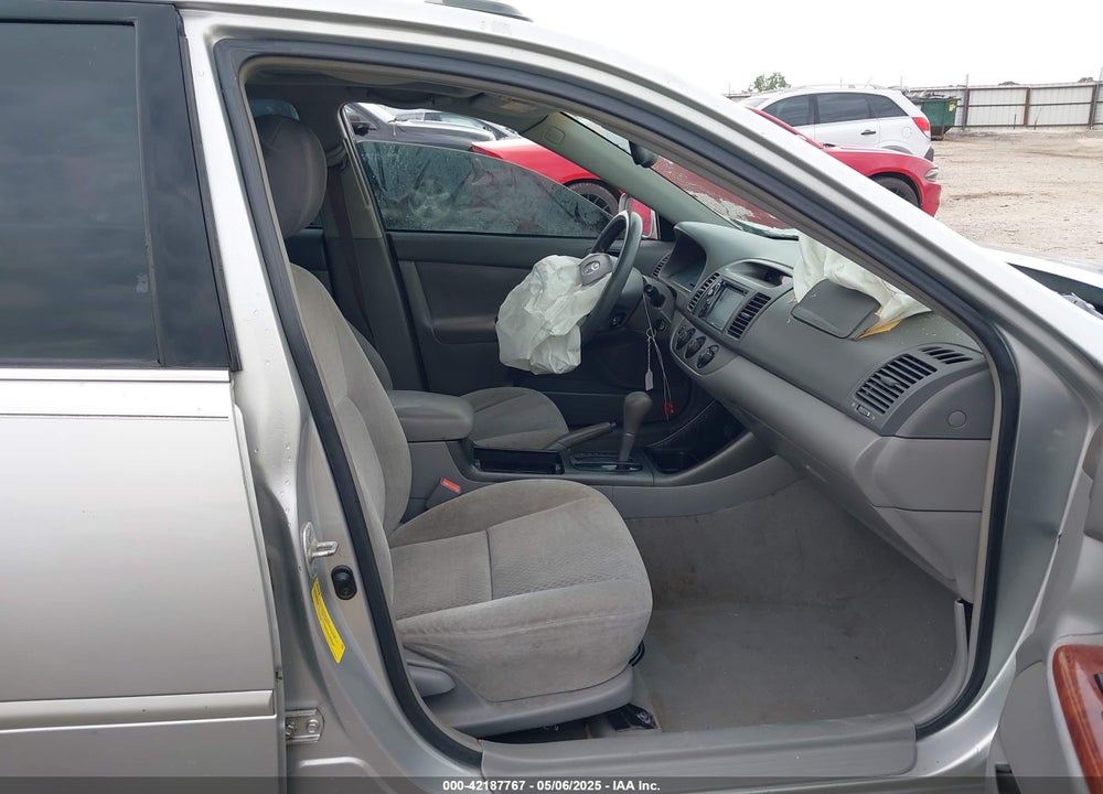 2002 TOYOTA CAMRY LE VIN: 4T1BE30K72U574955