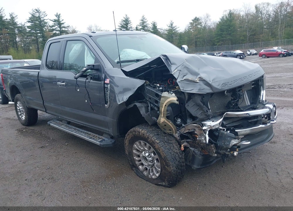 2022 FORD F-350 XLT VIN: 1FT8X3BN7NEE11690