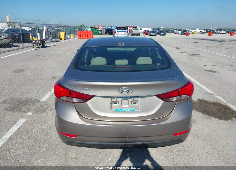 2016 HYUNDAI ELANTRA VIN: 5NPDH4AE3GH785218