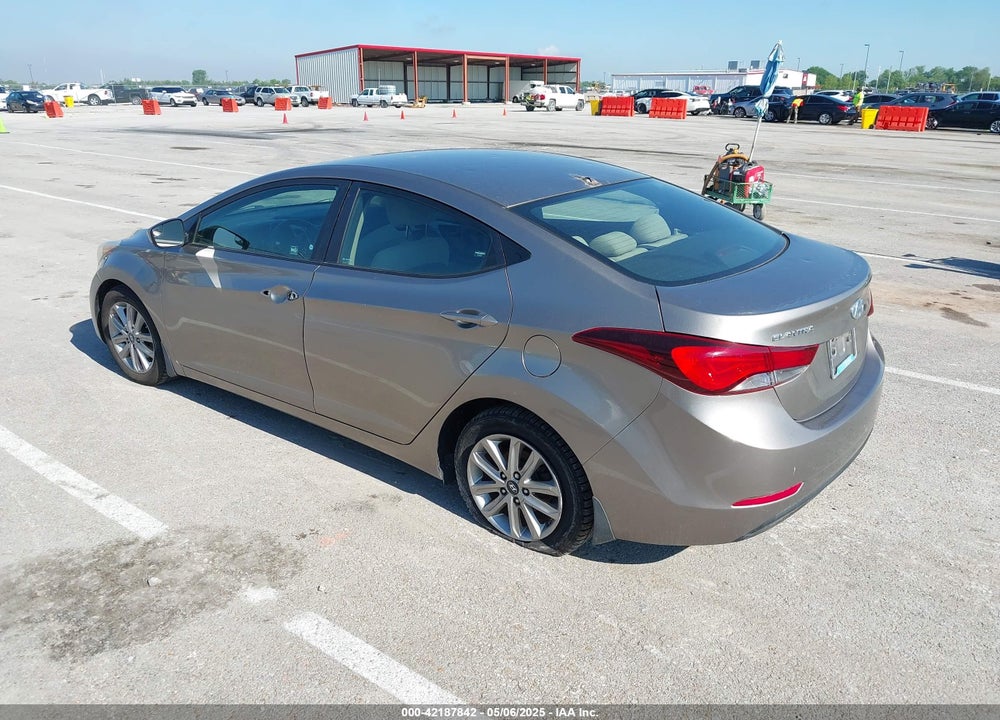 2016 HYUNDAI ELANTRA VIN: 5NPDH4AE3GH785218