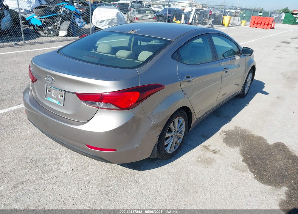2016 HYUNDAI ELANTRA VIN: 5NPDH4AE3GH785218
