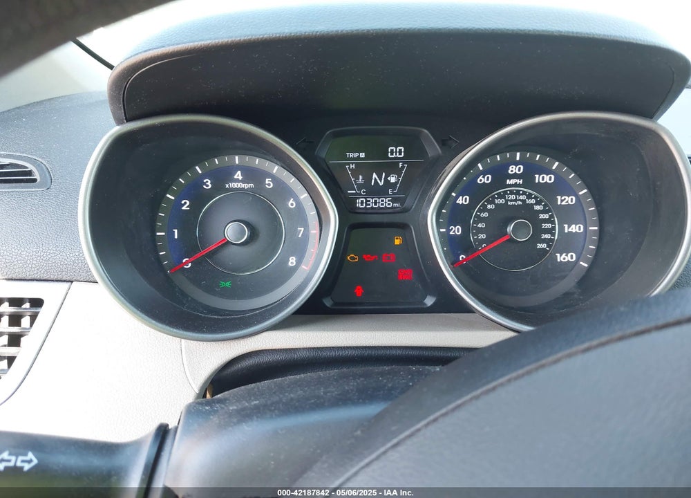 2016 HYUNDAI ELANTRA VIN: 5NPDH4AE3GH785218
