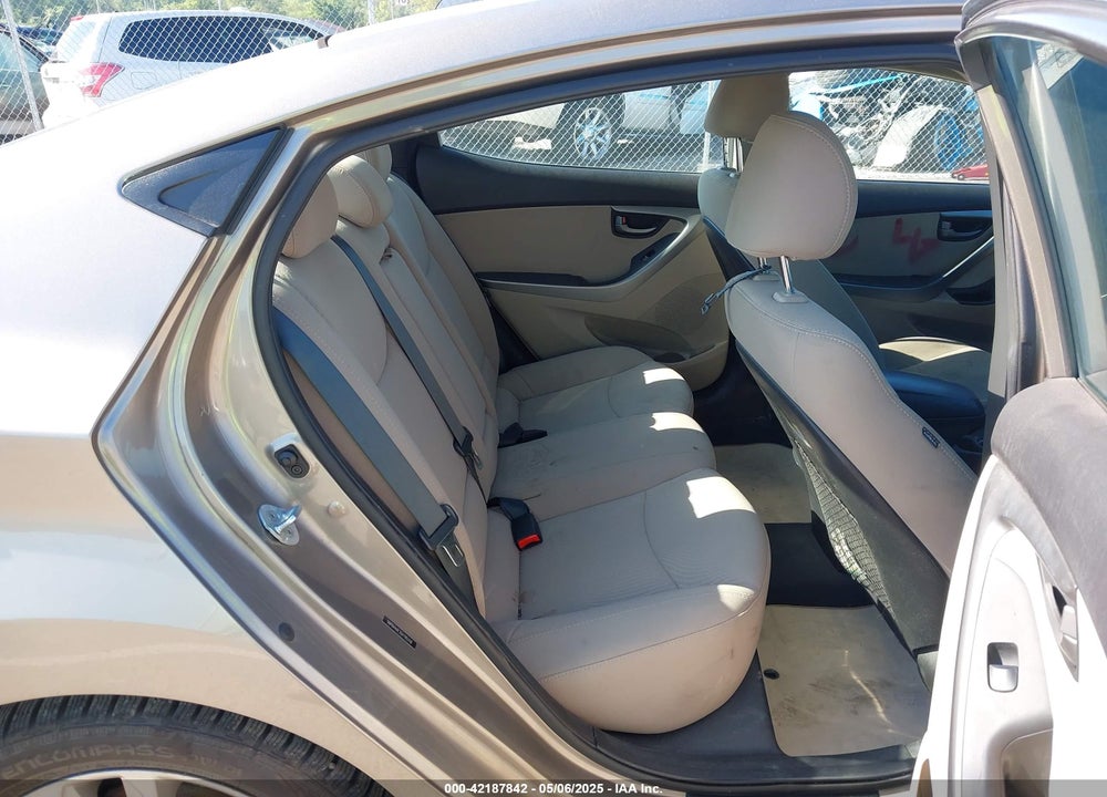2016 HYUNDAI ELANTRA VIN: 5NPDH4AE3GH785218