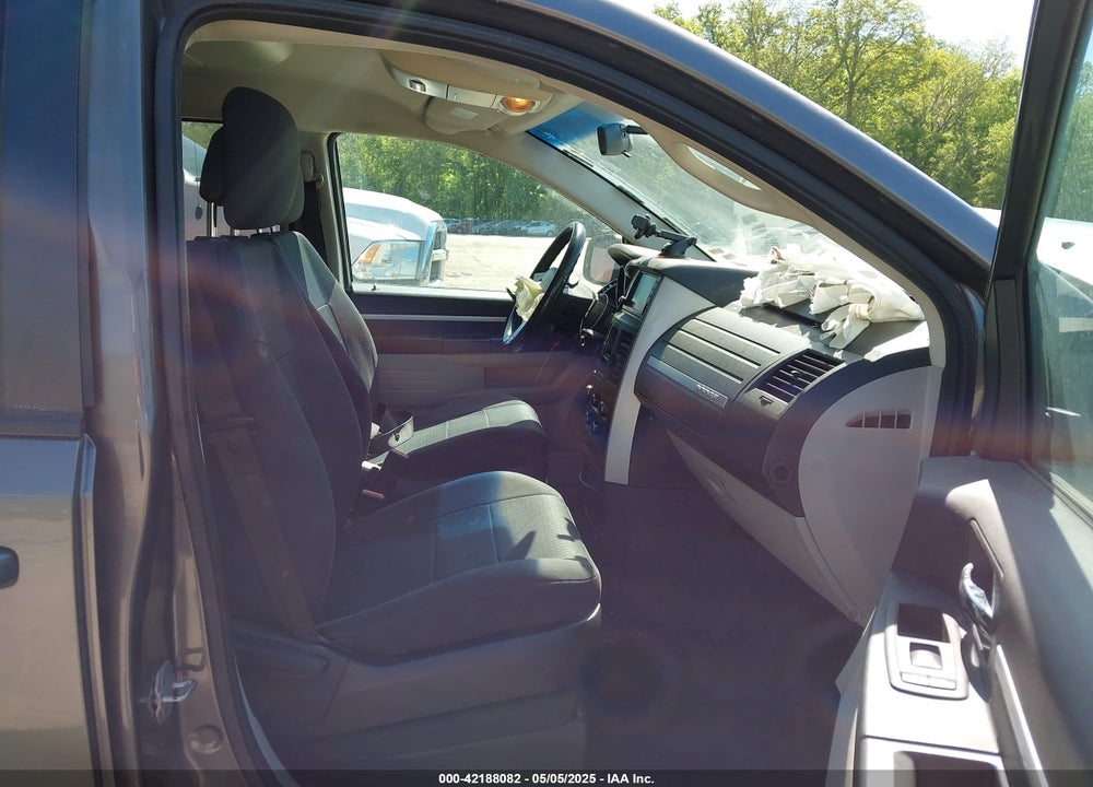 2010 DODGE GRAND CARAVAN HERO VIN: 2D4RN3D12AR389862