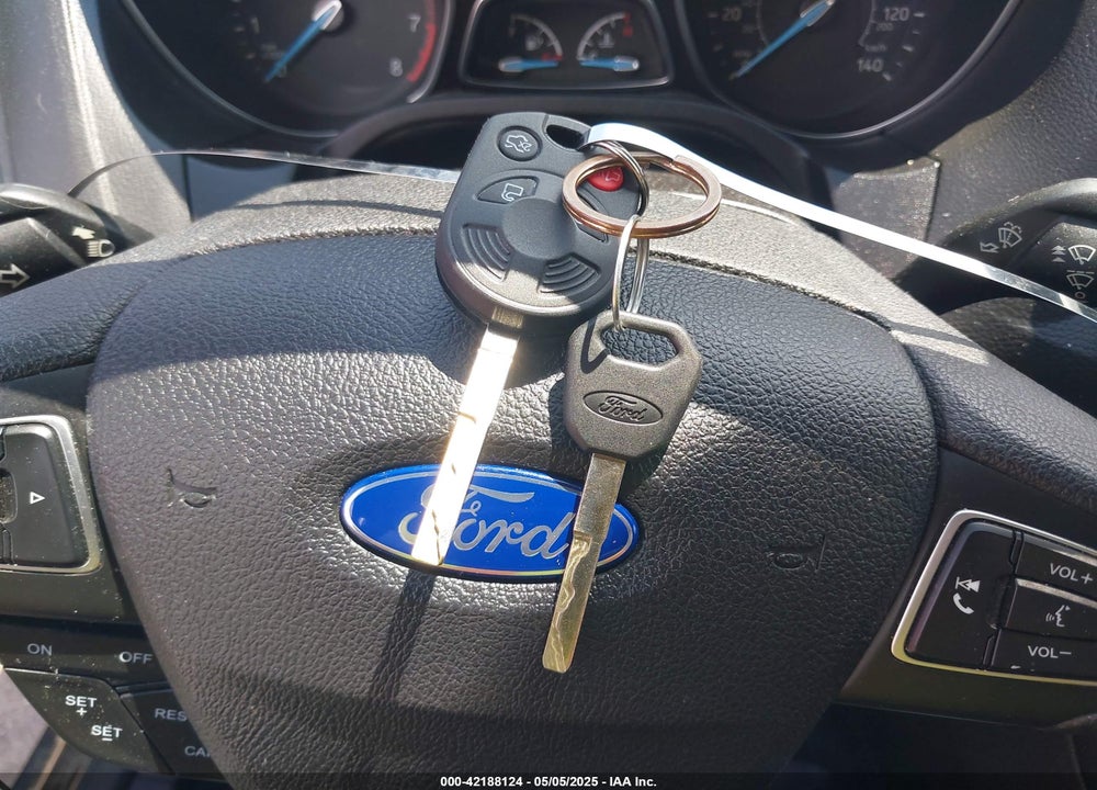 2016 FORD FOCUS VIN: 1FADP3F29GL256160