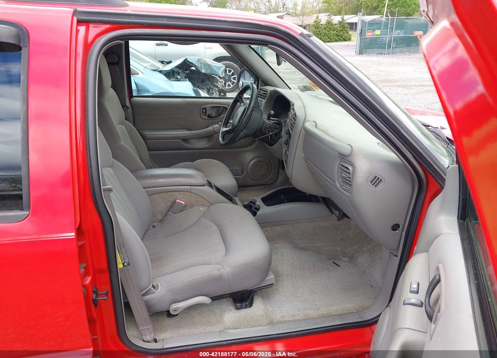 2004 CHEVROLET BLAZER LS VIN: 1GNDT13X64K127182