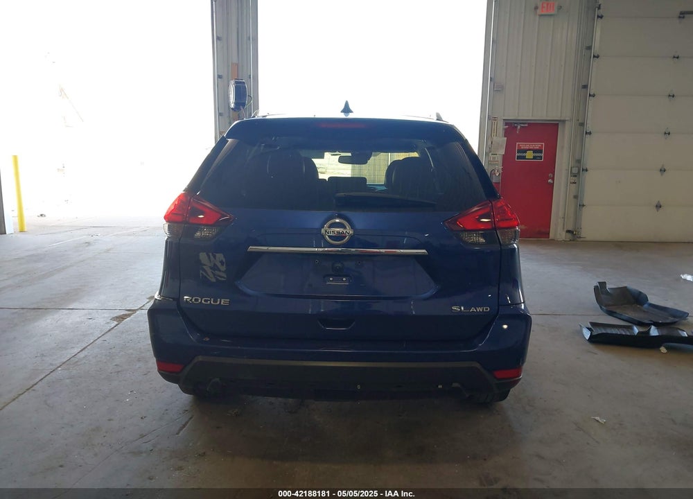 2017 NISSAN ROGUE VIN: 5N1AT2MV8HC821933