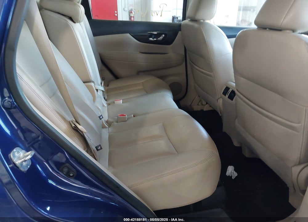 2017 NISSAN ROGUE VIN: 5N1AT2MV8HC821933