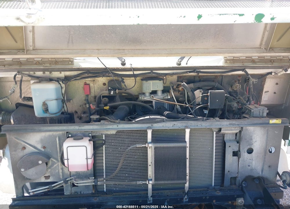 2004 WORKHORSE CUSTOM CHASSIS FORWARD CONTROL CHASSIS P4500 VIN: 5B4KP42R643382777