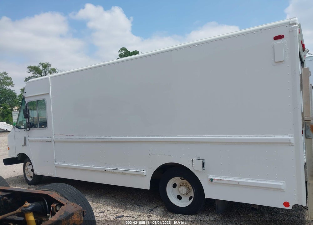 2004 WORKHORSE CUSTOM CHASSIS FORWARD CONTROL CHASSIS P4500 VIN: 5B4KP42R643382777
