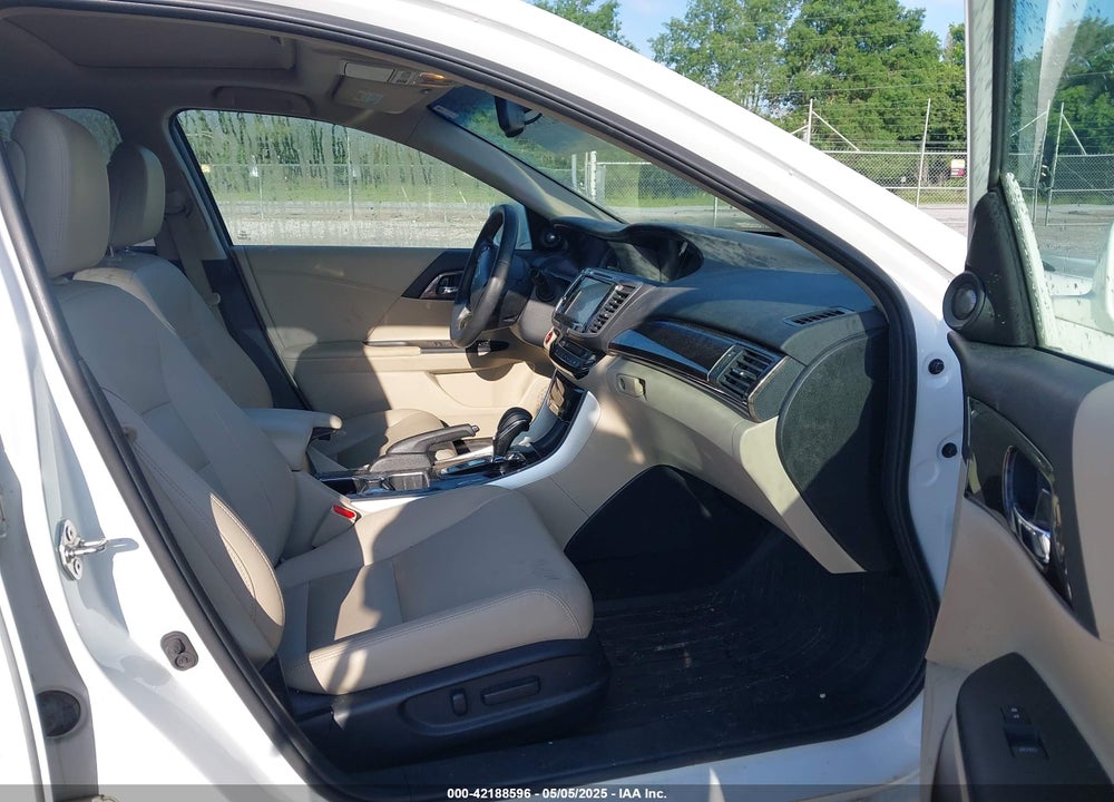 2016 HONDA ACCORD EX-L VIN: 1HGCR2F8XGA219517