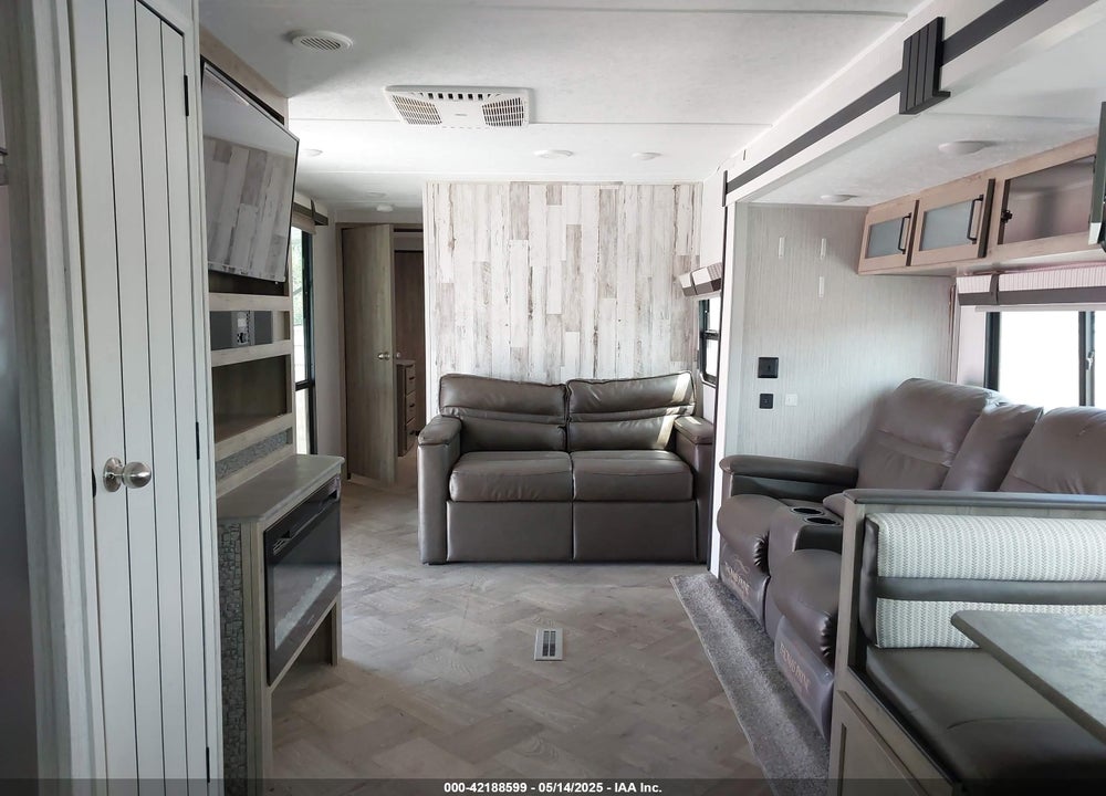 2021 FOREST RIVER PUMA 31FKRK VIN: 4X4TPUG28MP089282