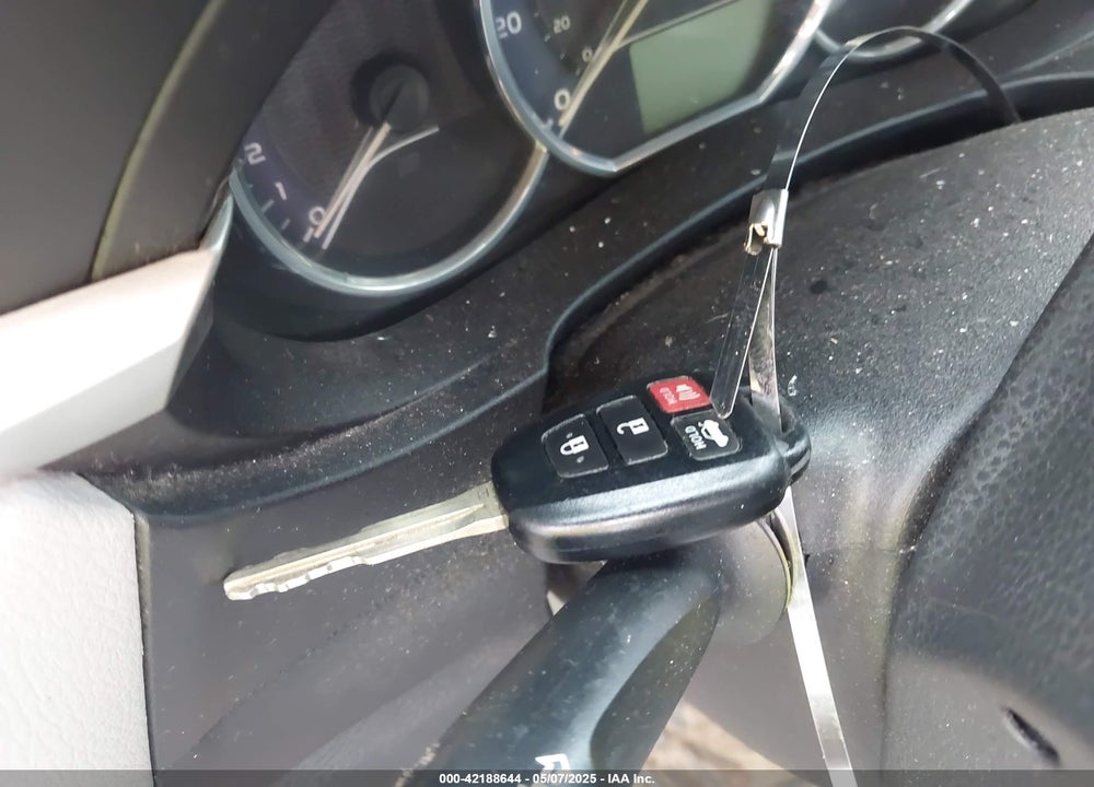 2015 TOYOTA COROLLA LE VIN: 5YFBURHE1FP269334