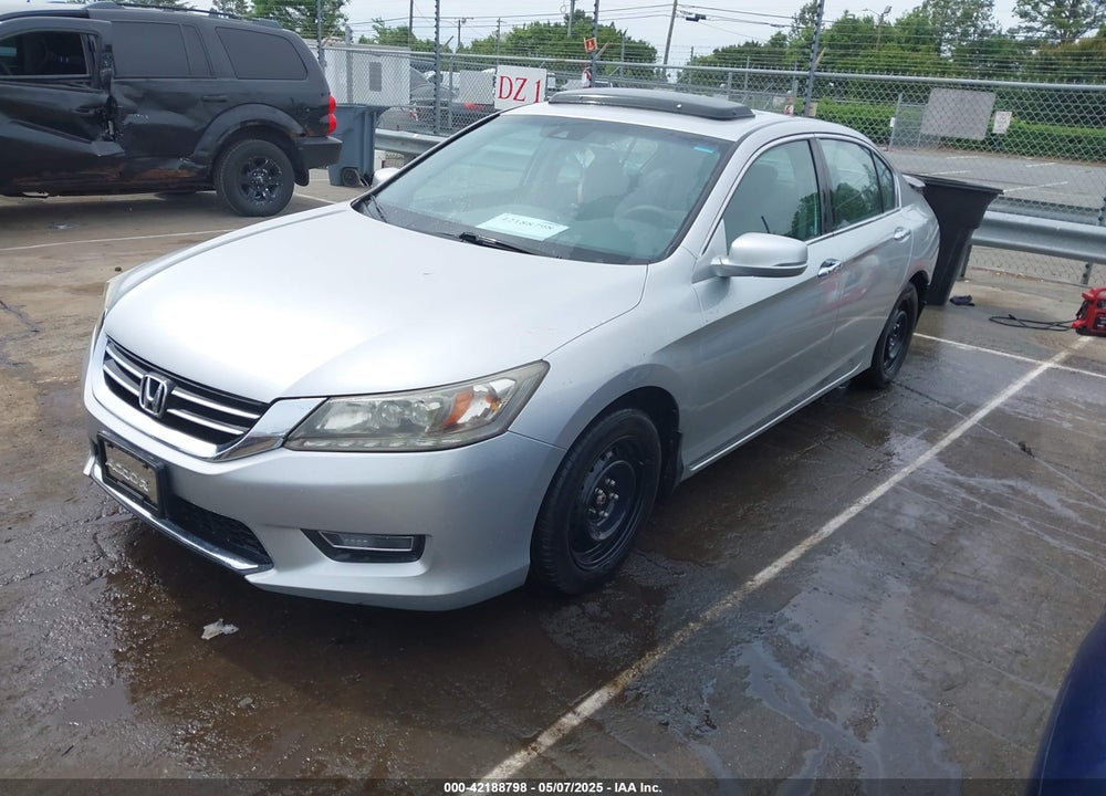 2013 HONDA ACCORD VIN: 1HGCR3F98DA036756