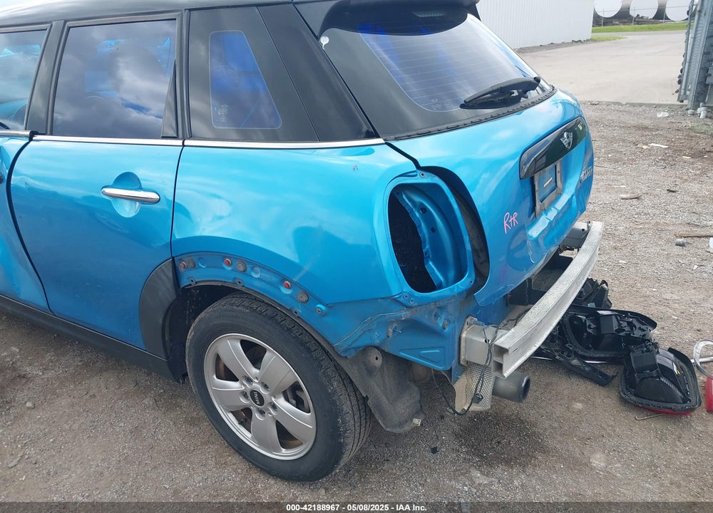 2016 MINI HARDTOP VIN: WMWXU1C54G2D12983
