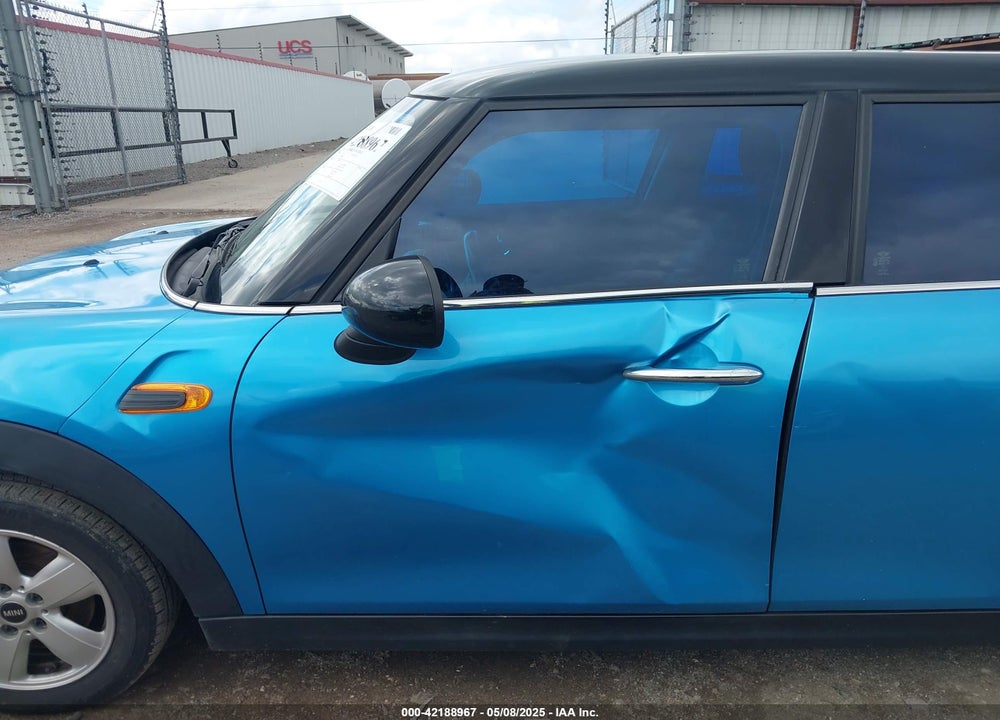 2016 MINI HARDTOP VIN: WMWXU1C54G2D12983