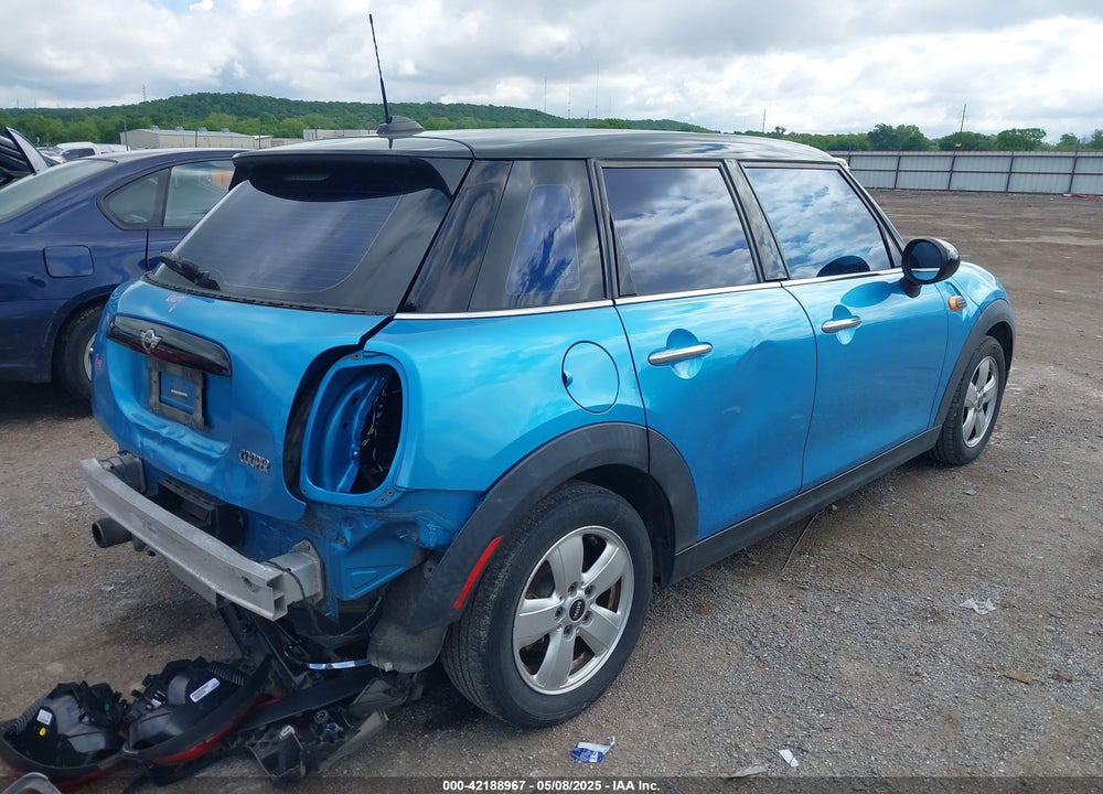 2016 MINI HARDTOP VIN: WMWXU1C54G2D12983