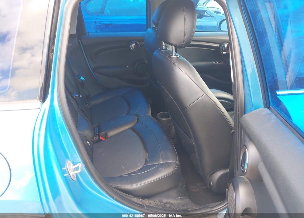 2016 MINI HARDTOP VIN: WMWXU1C54G2D12983