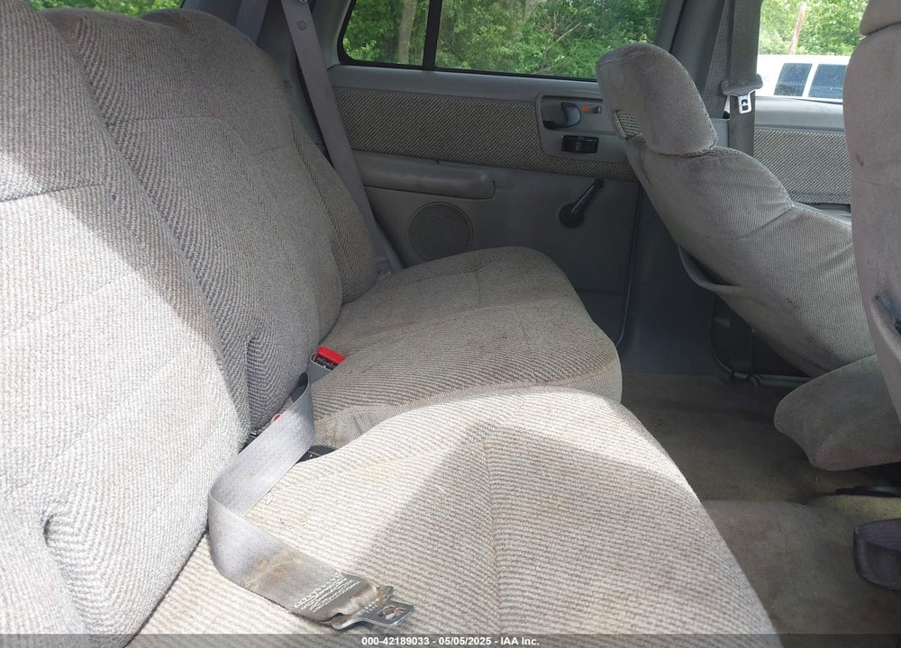 1997 CHEVROLET BLAZER LS VIN: 1GNCS13W4V2255783