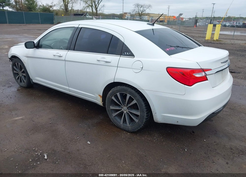 2013 CHRYSLER 200 LIMITED VIN: 1C3CCBCG8DN622741