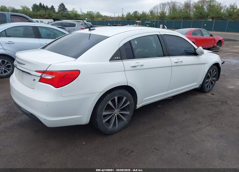 2013 CHRYSLER 200 LIMITED VIN: 1C3CCBCG8DN622741