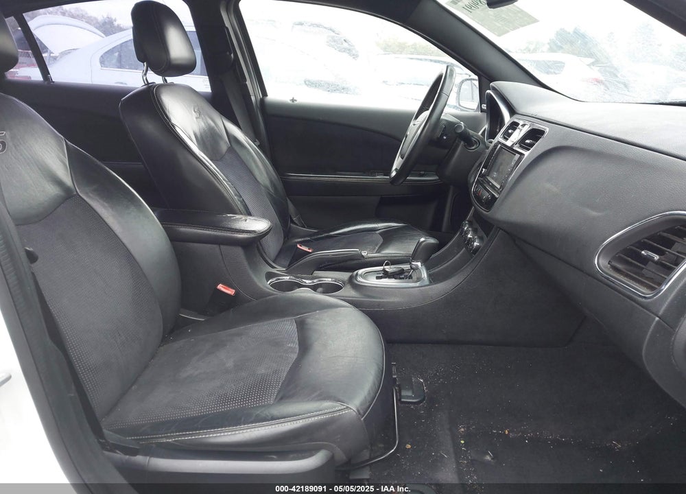 2013 CHRYSLER 200 LIMITED VIN: 1C3CCBCG8DN622741