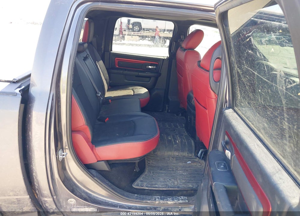 2016 RAM 1500 VIN: 1C6RR7YT2GS211663