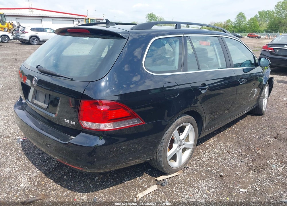 2013 VOLKSWAGEN JETTA SPORTWAGEN 2.5L SE VIN: 3VWPP7AJ7DM600637