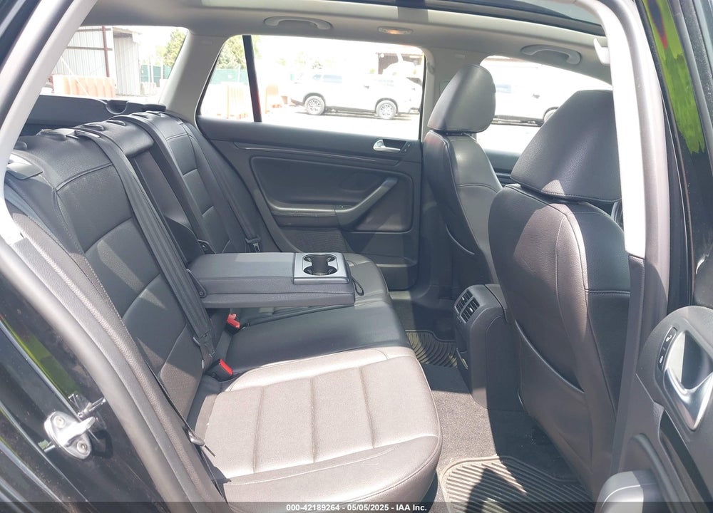 2013 VOLKSWAGEN JETTA SPORTWAGEN 2.5L SE VIN: 3VWPP7AJ7DM600637