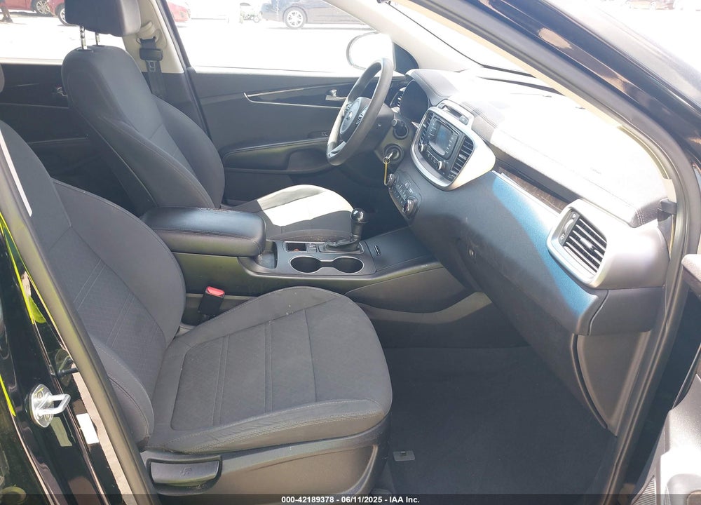 2017 KIA SORENTO VIN: 5XYPGDA51HG330957