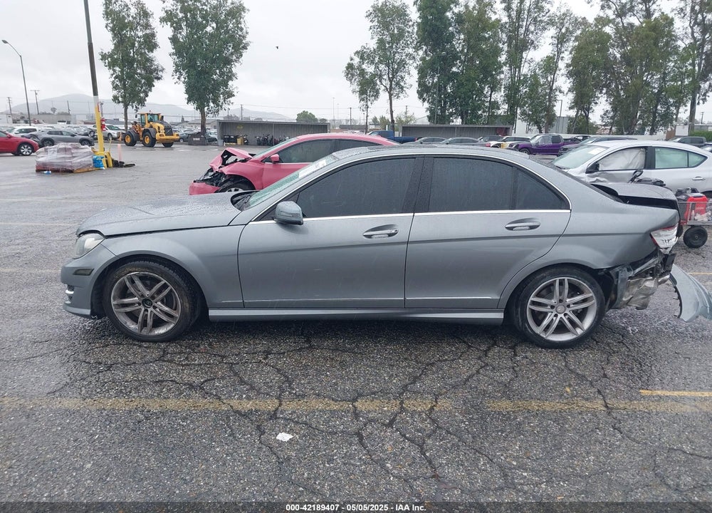 2014 MERCEDES-BENZ C-CLASS C 250 SPORT/LUXURY VIN: WDDGF4HBXEG253583